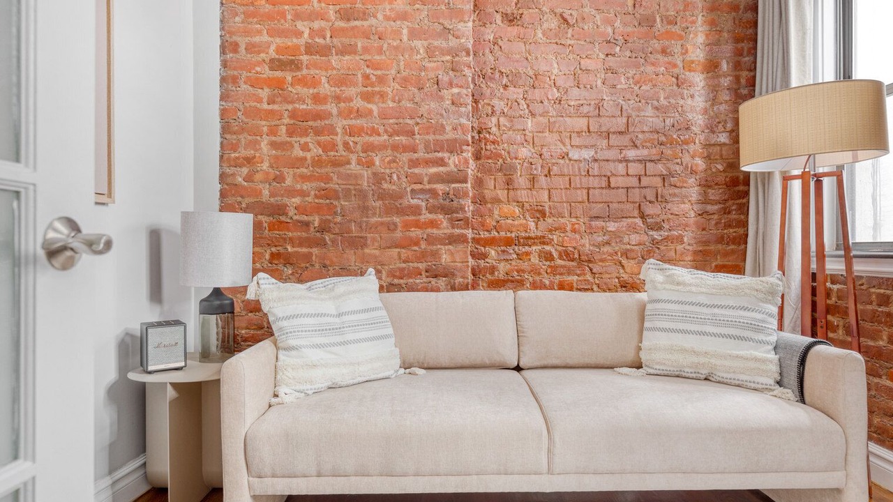 Photo of Livingroom in Ukrainian Village