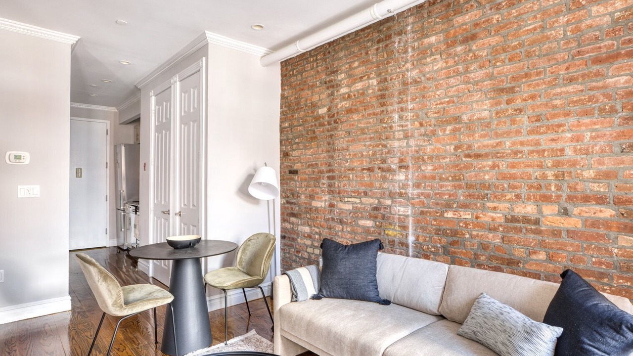 Photo of Livingroom in Ukrainian Village
