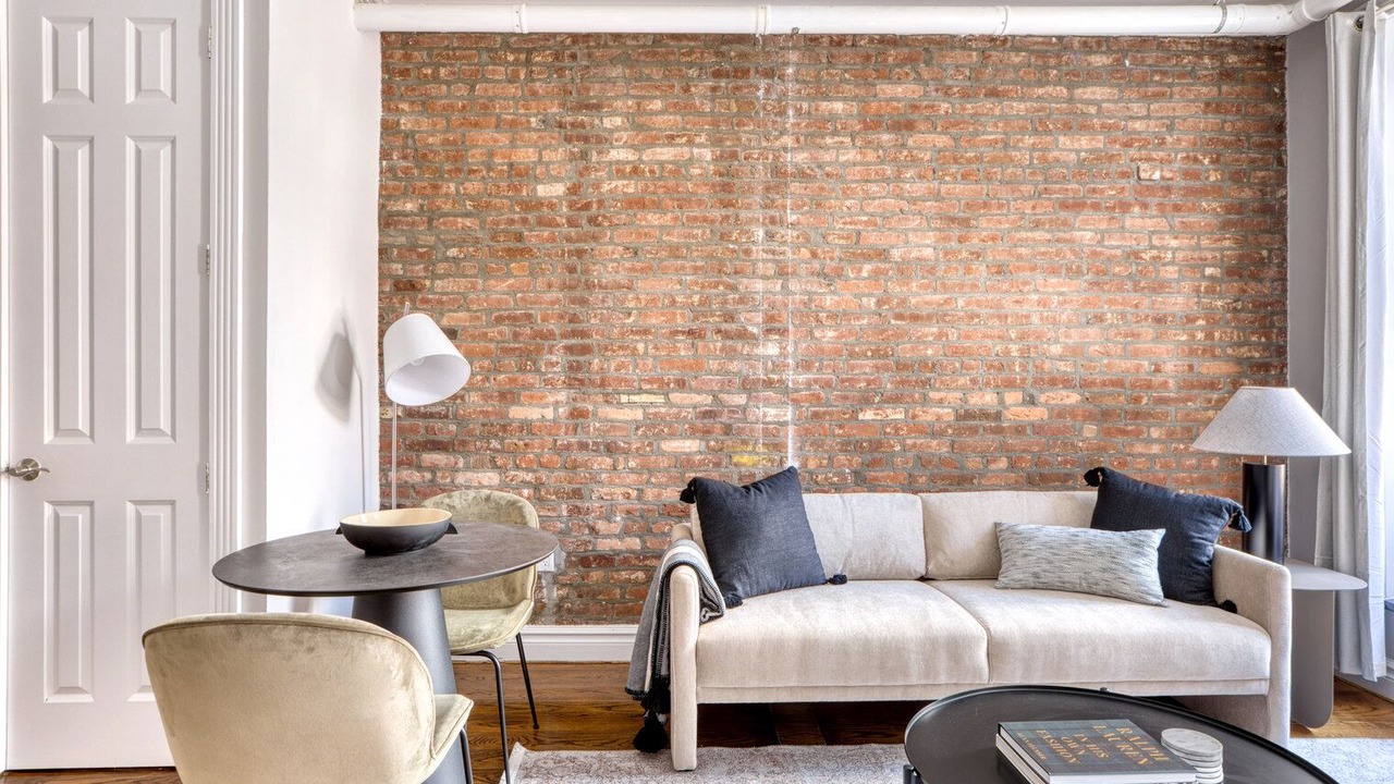 Photo of Livingroom in Ukrainian Village