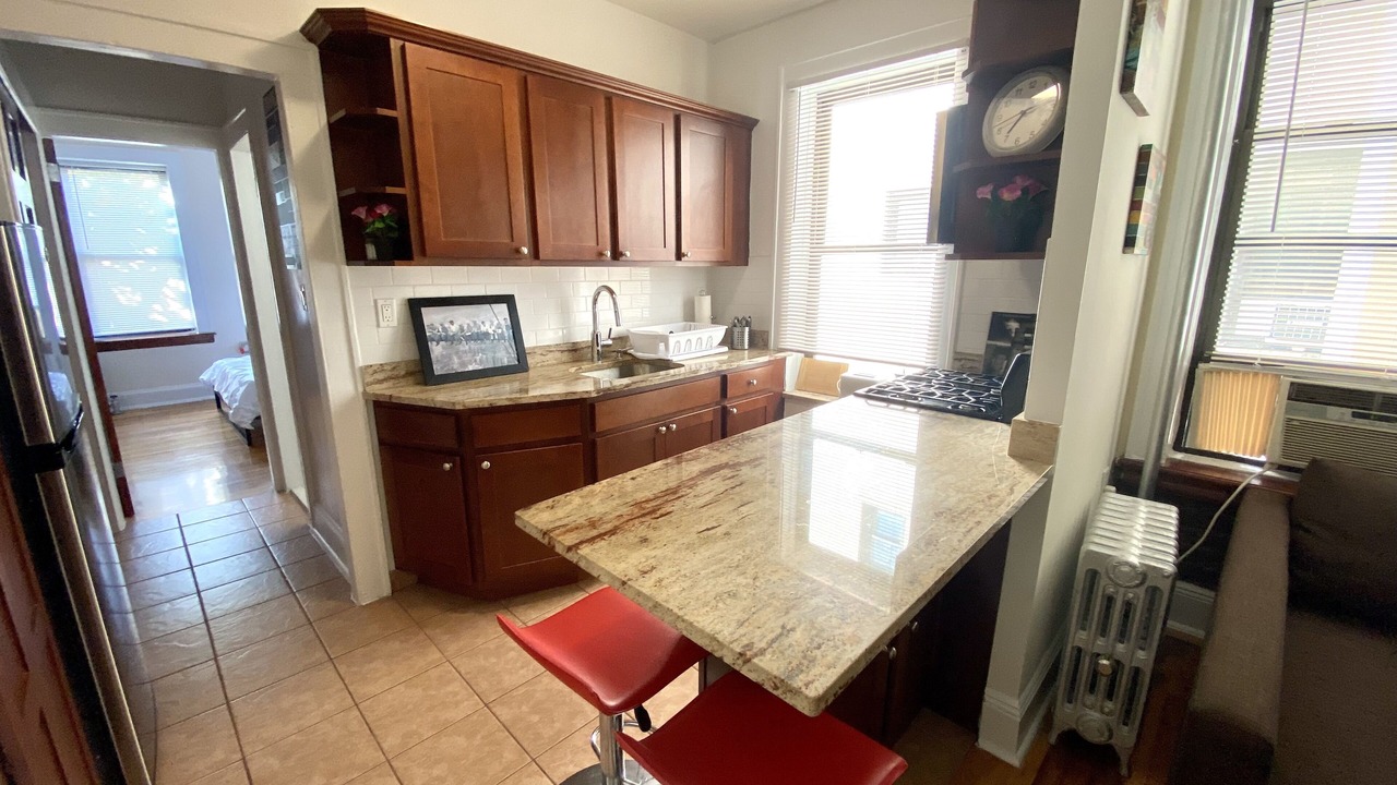 Photo of Kitchen in Ditmars Steinway