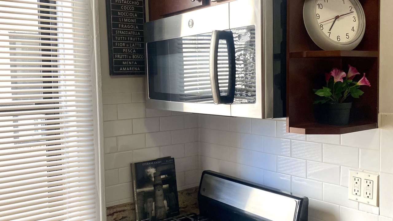 Photo of Kitchen in Ditmars Steinway