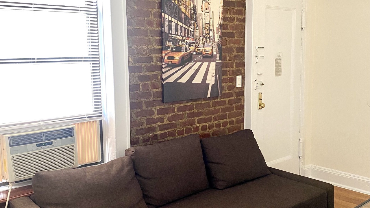 Photo of Livingroom in Ditmars Steinway
