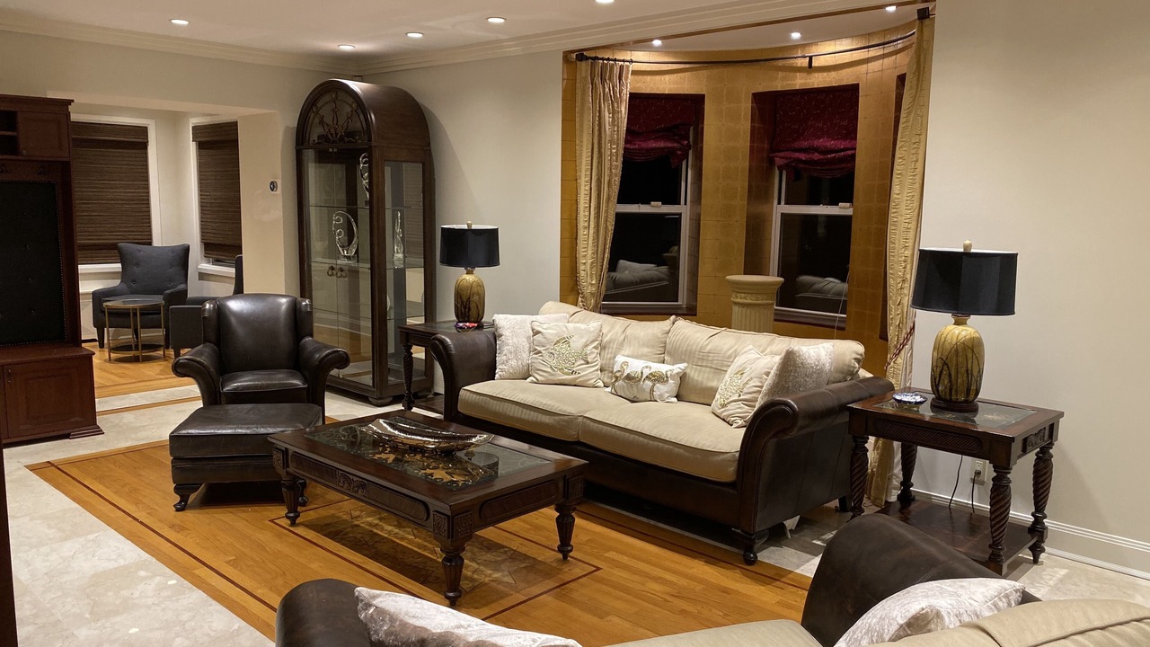 Photo of Livingroom in Astoria Heights
