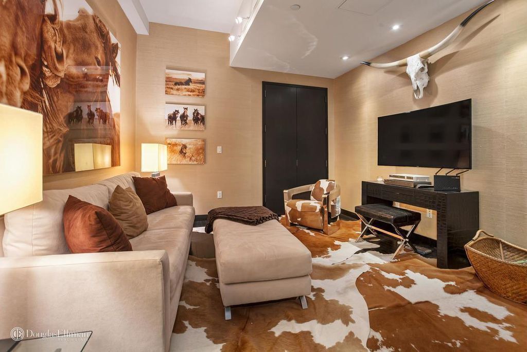 Photo of Livingroom in Financial District