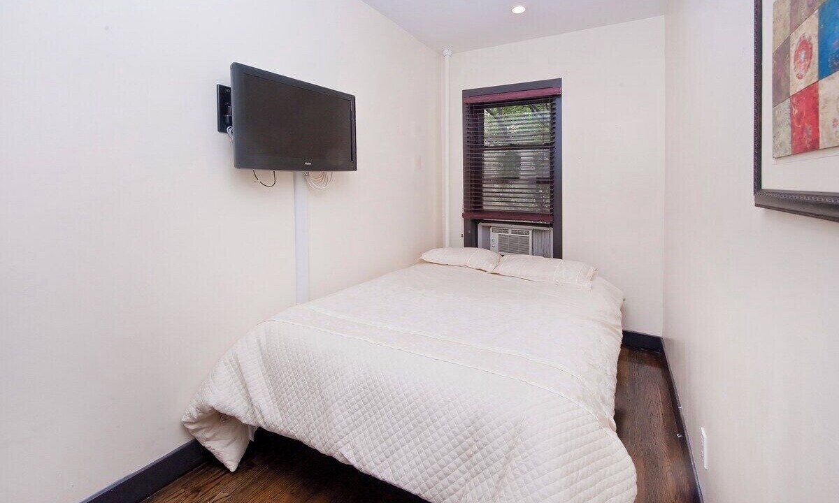 Photo of Bedroom in Rose Hill