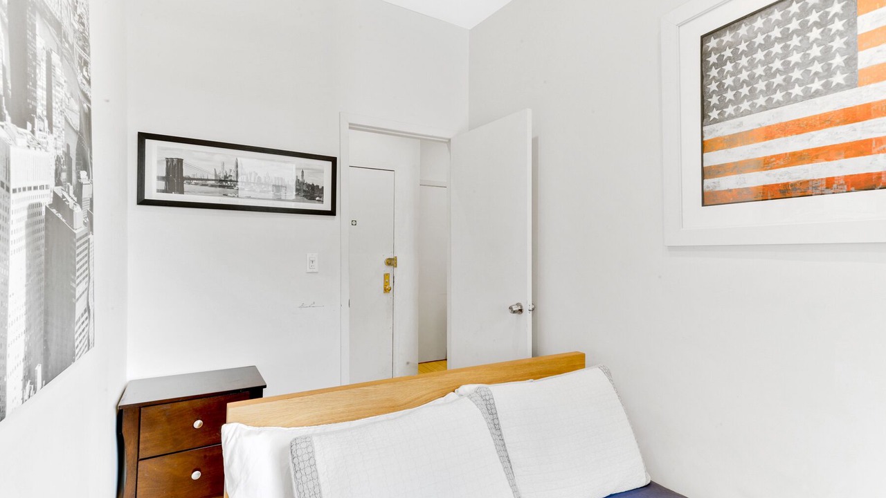 Photo of Bedroom in Midtown East