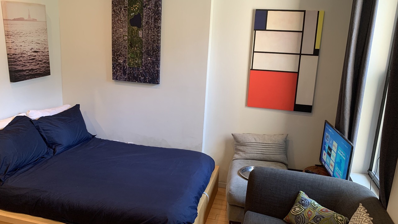 Photo of Bedroom in Midtown East