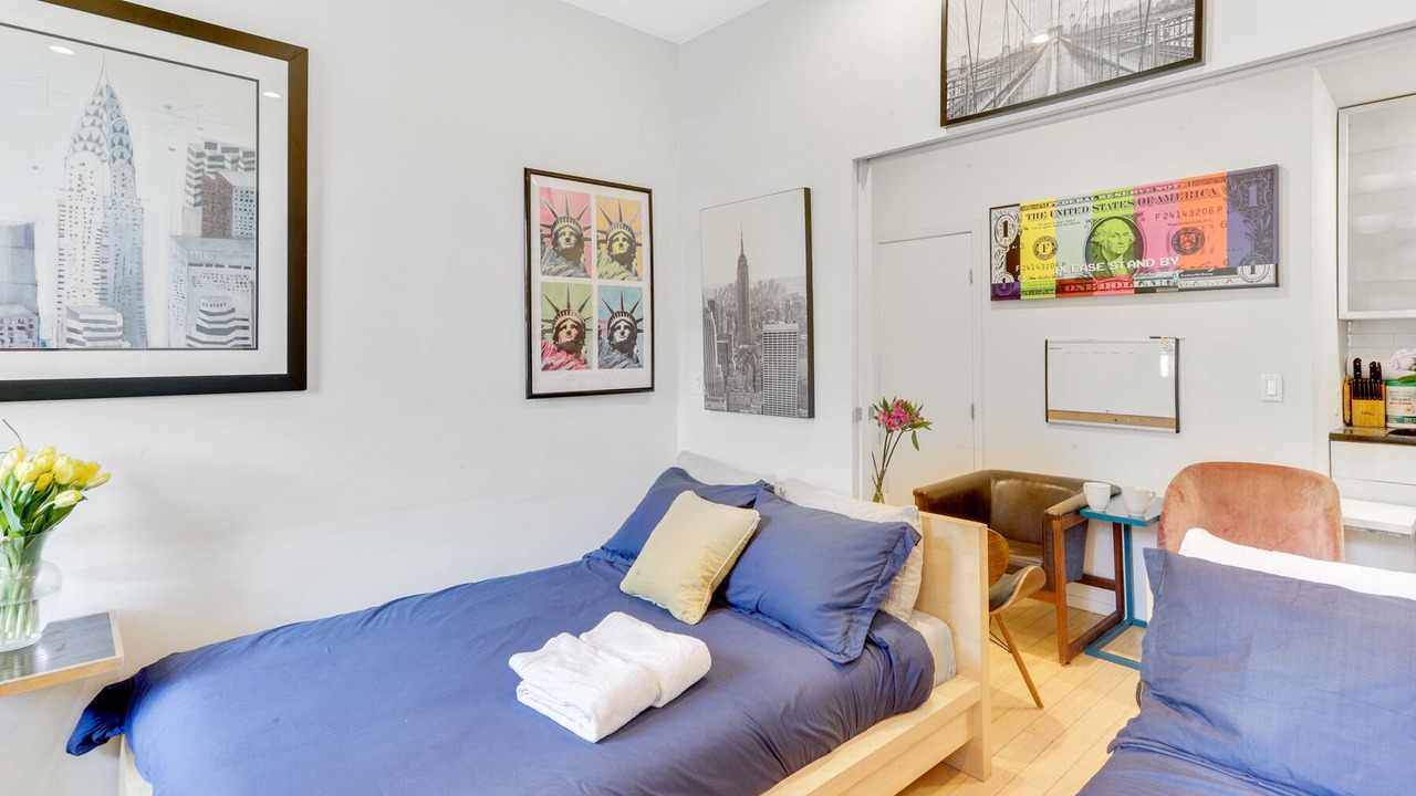 Photo of Bedroom in Midtown East