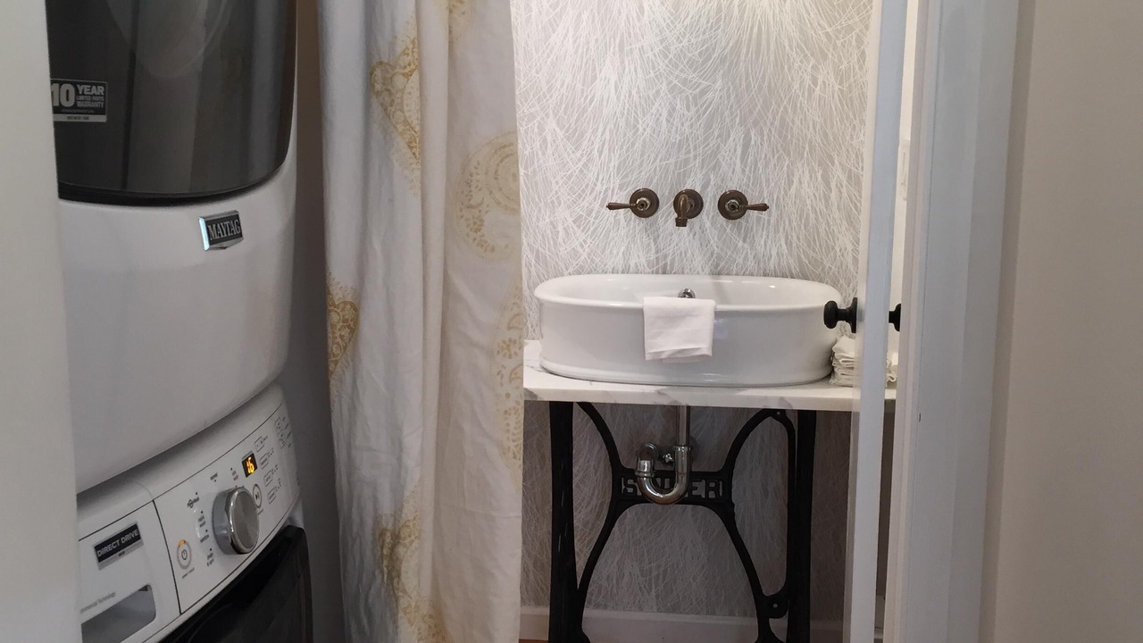 Photo of Bedroom in Ditmars Steinway