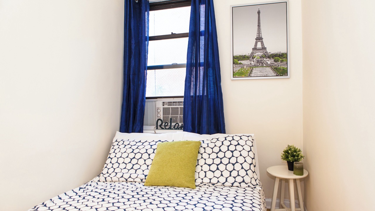 Photo of Bedroom in Midtown West