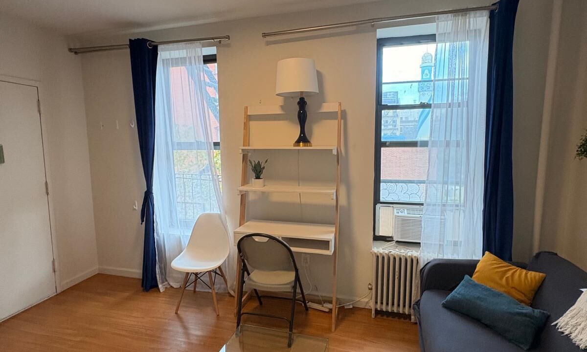 Photo of Livingroom in Ukrainian Village