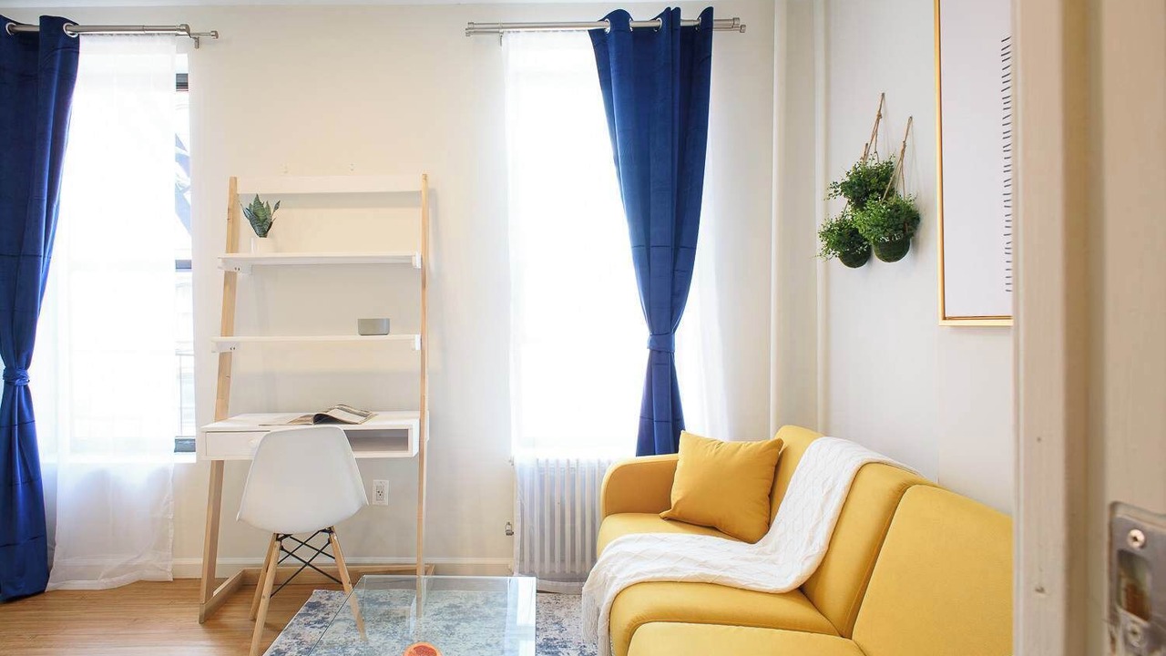 Photo of Livingroom in Ukrainian Village
