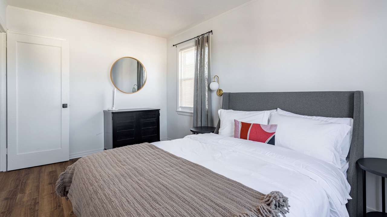 Photo of Bedroom in Kew Gardens Hills