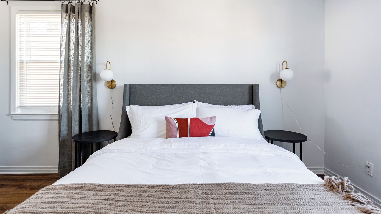 Photo of Bedroom in Kew Gardens Hills