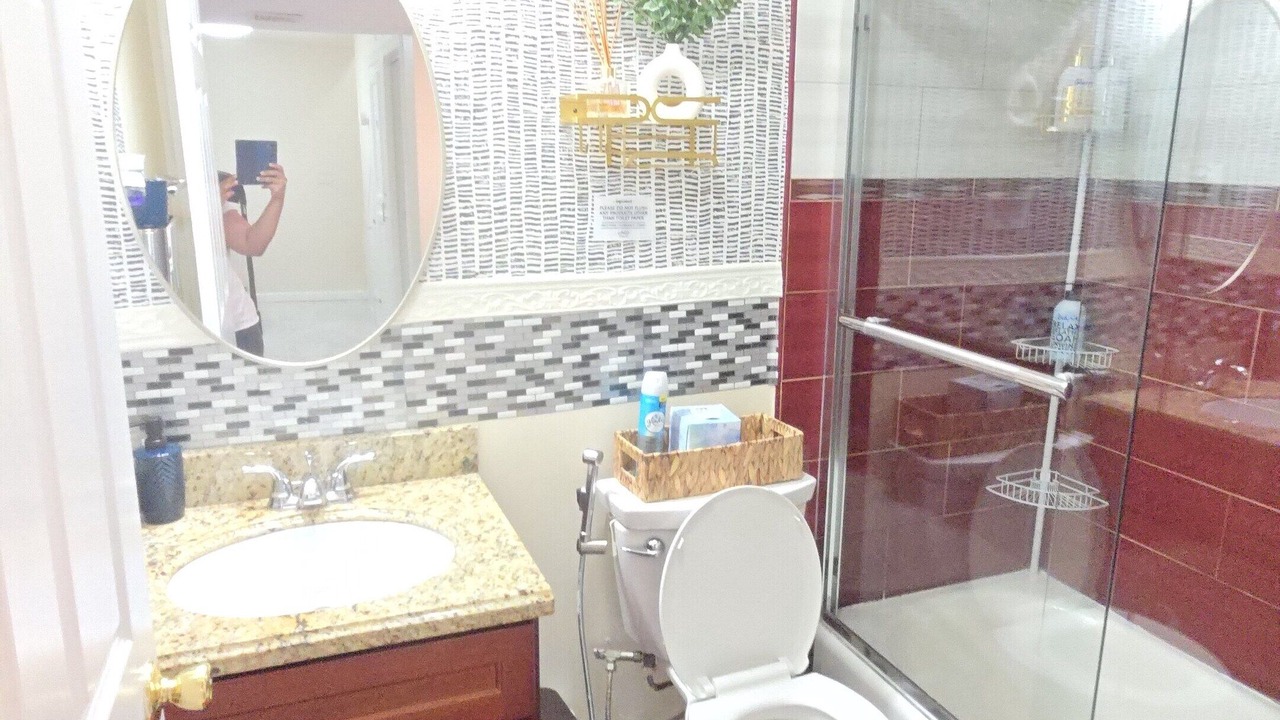 Photo of Bathroom in Emerson Hill