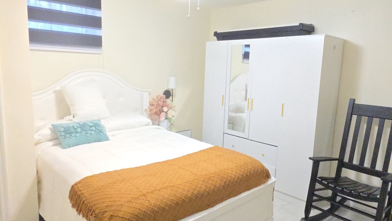 Photo of Bedroom in Emerson Hill