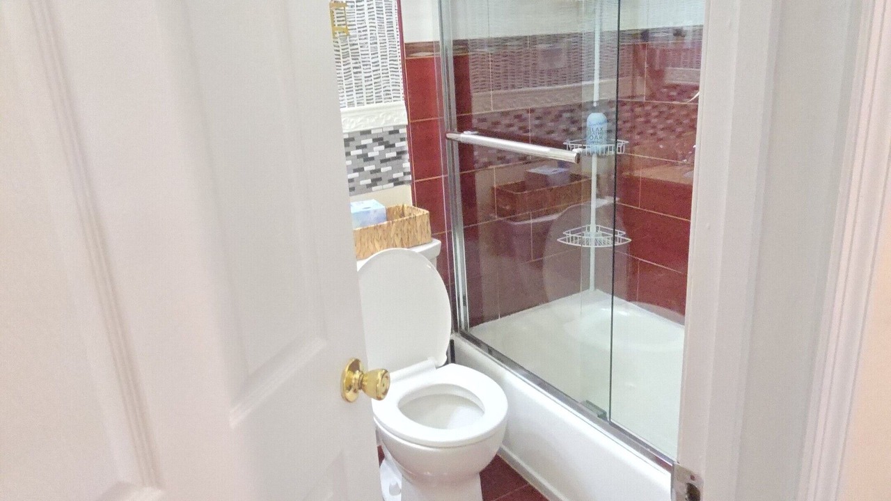 Photo of Bathroom in Emerson Hill