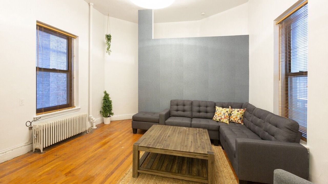 Photo of Livingroom in Ukrainian Village