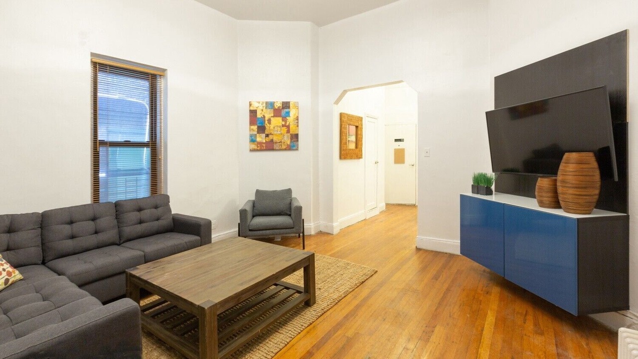 Photo of Livingroom in Ukrainian Village