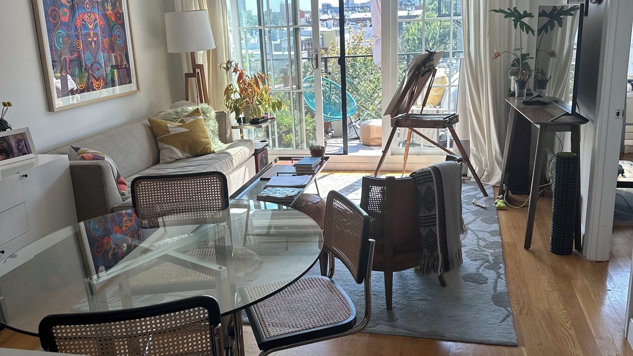 Photo of Livingroom in Greenpoint