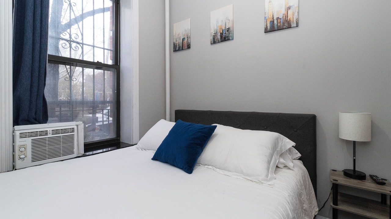Photo of Bedroom in Tudor City