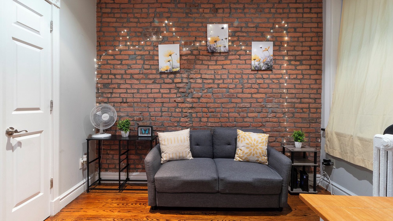Photo of Livingroom in Tudor City