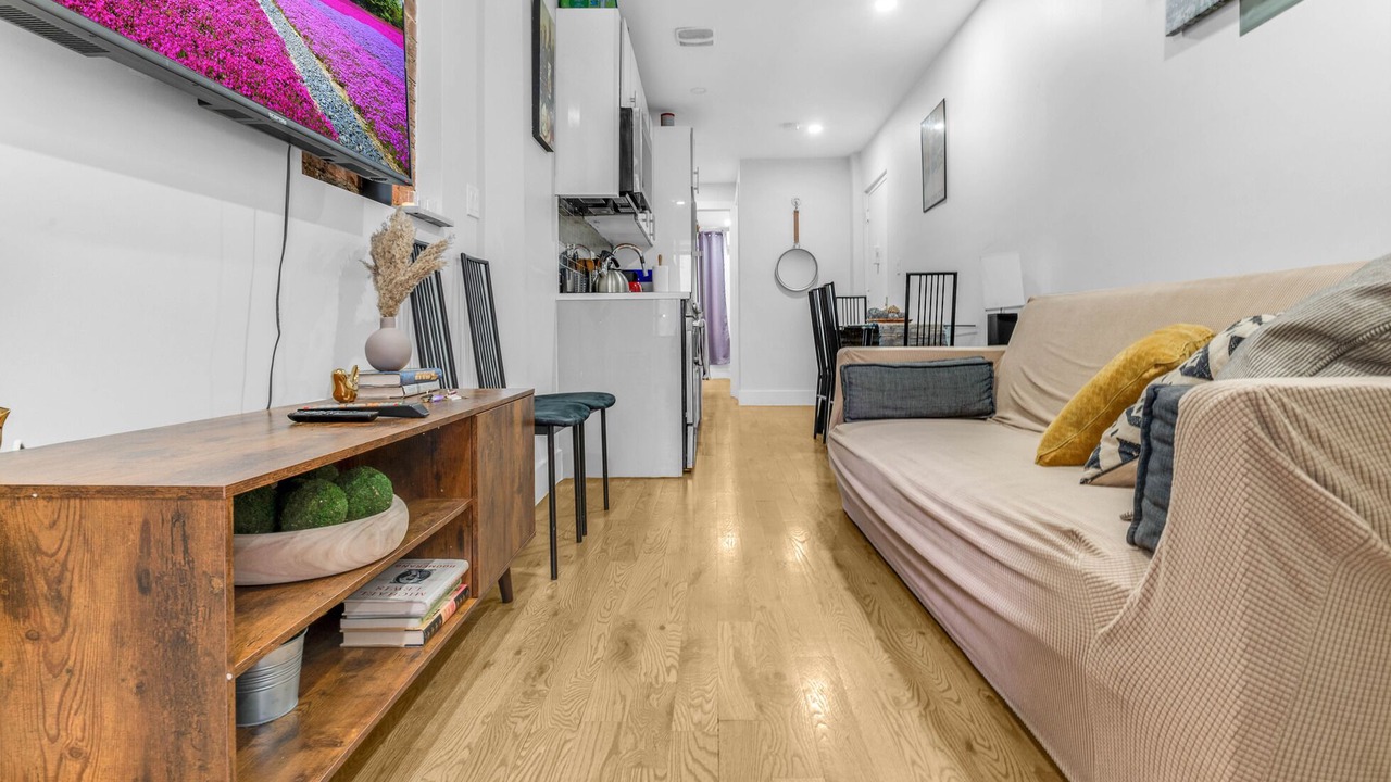 Photo of Livingroom in Chinatown
