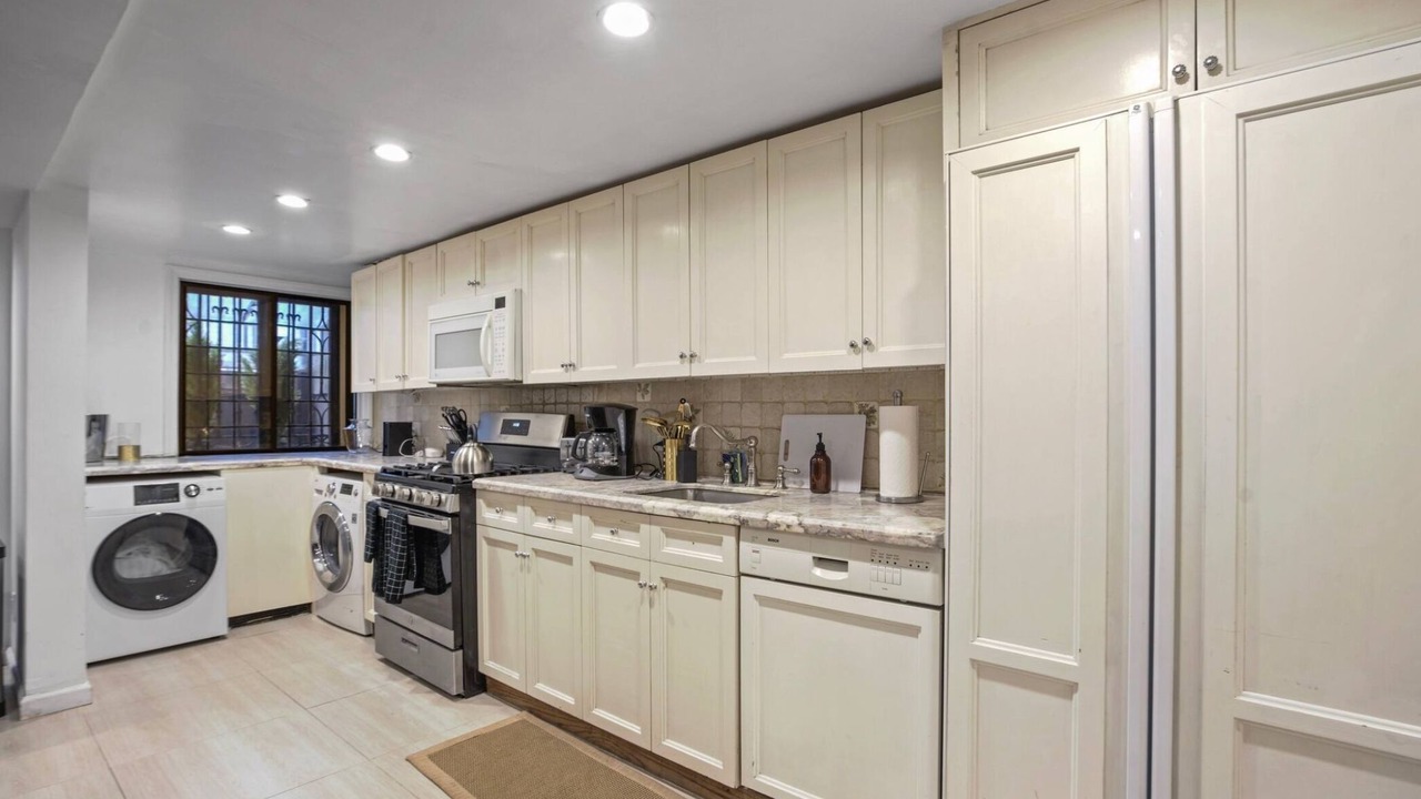 Photo of Kitchen in Midtown East