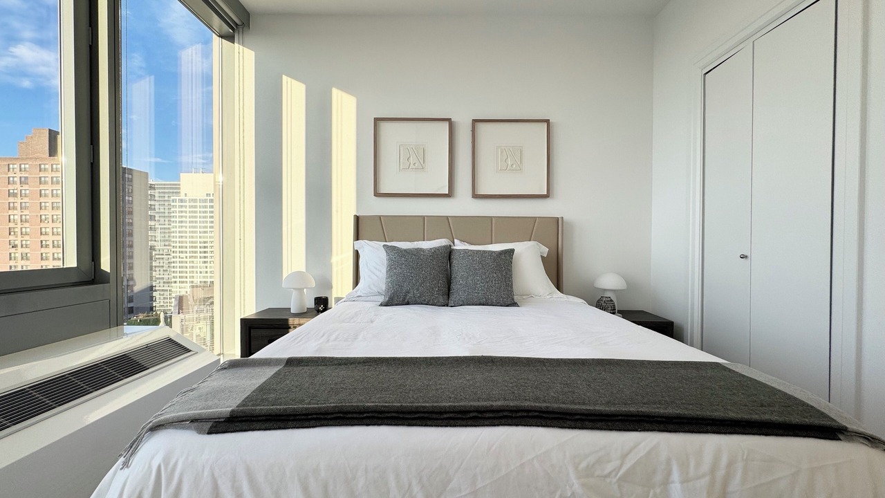 Photo of Bedroom in Lincoln Square