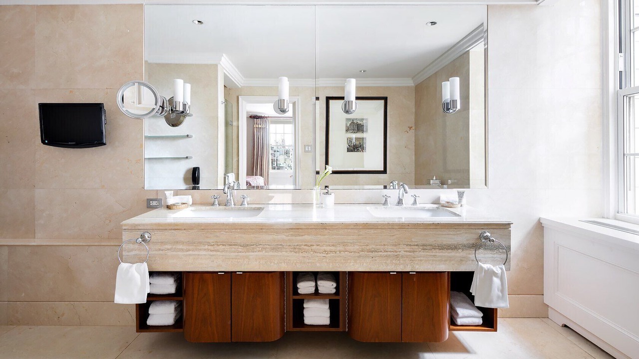 Photo of Bathroom in Central Park South
