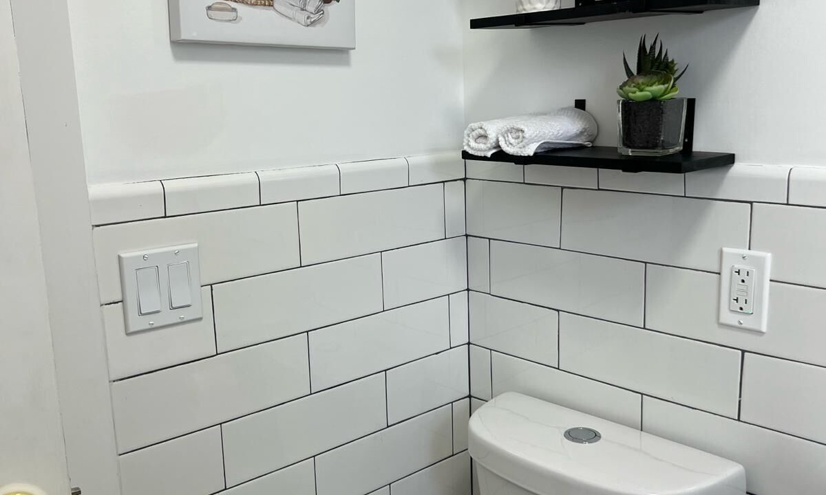 Photo of Bathroom in Throgs Neck