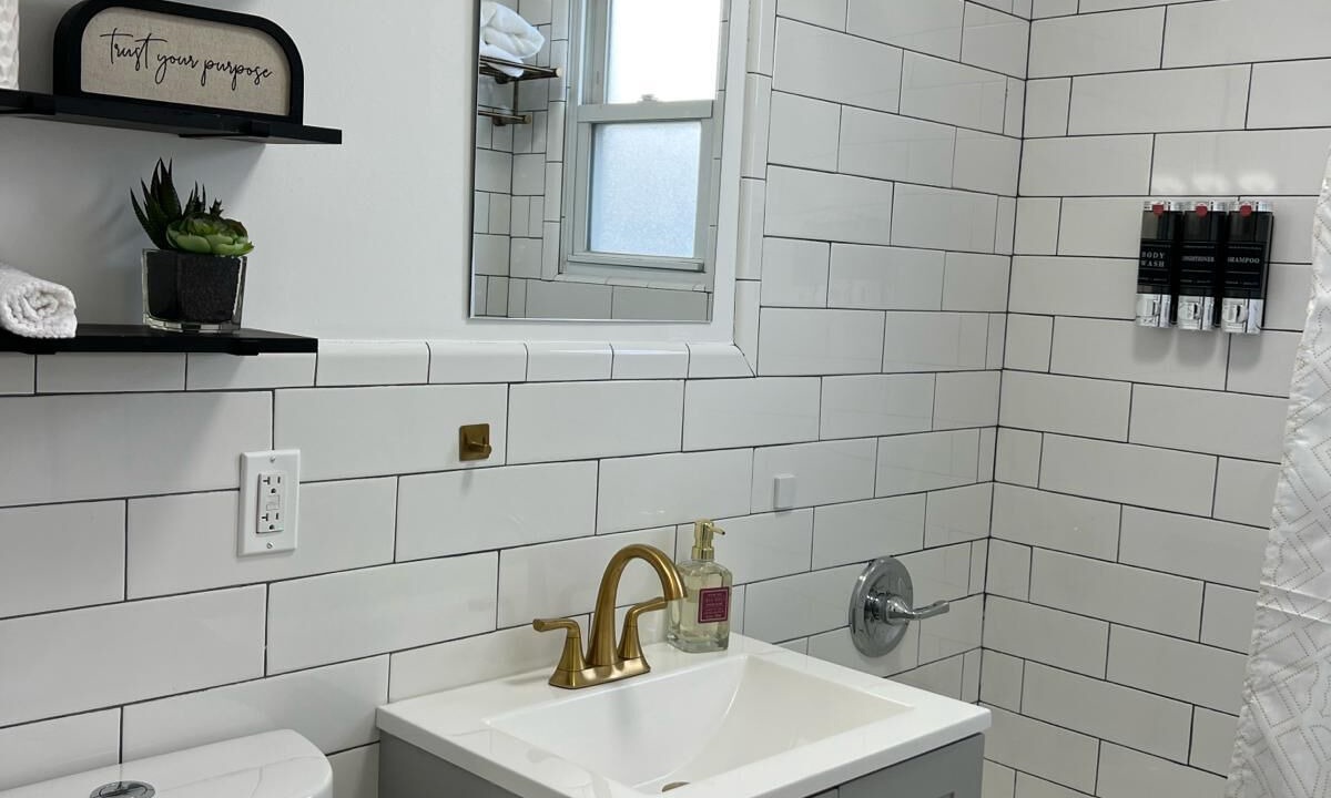 Photo of Bathroom in Throgs Neck