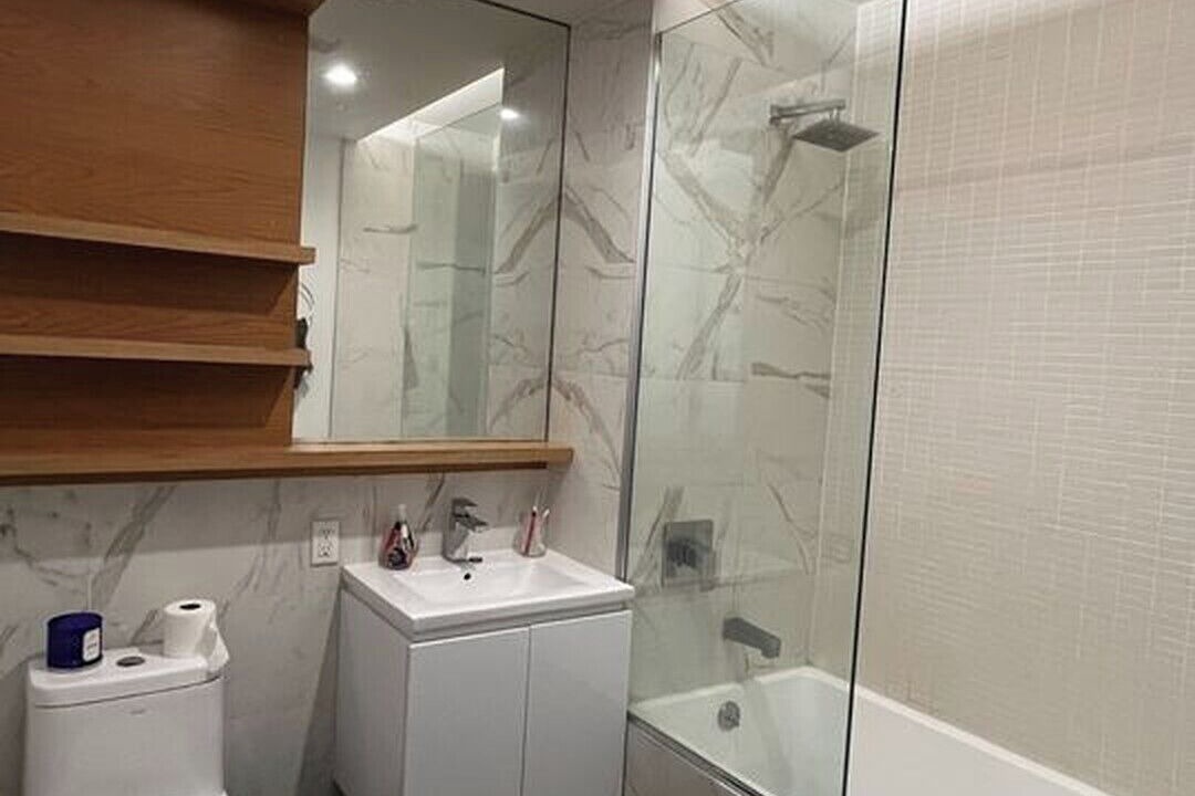 Photo of Bathroom in Bushwick