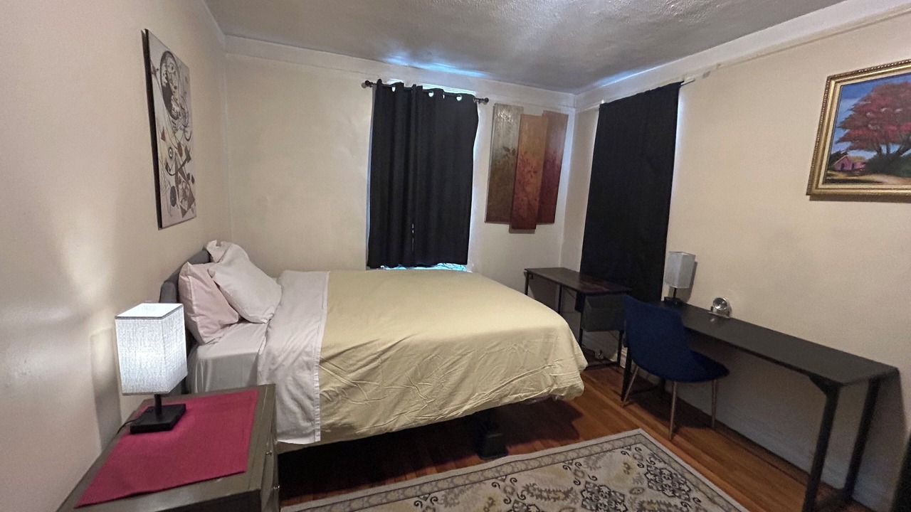 Photo of Bedroom in Concourse