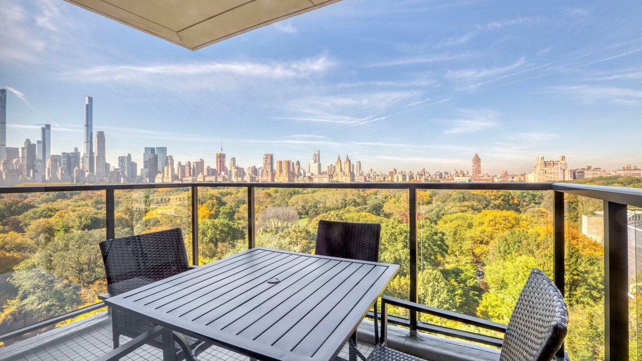 Photo of Outdoor in Uptown