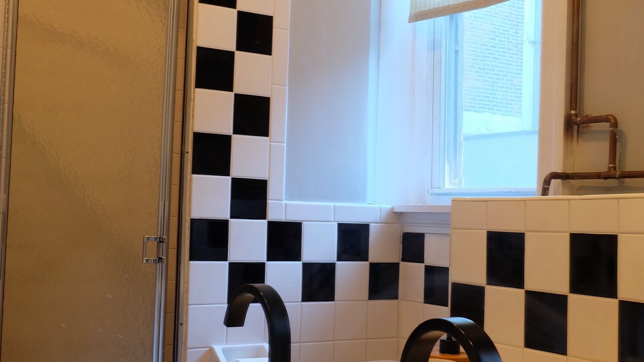 Photo of Bathroom in Chinatown