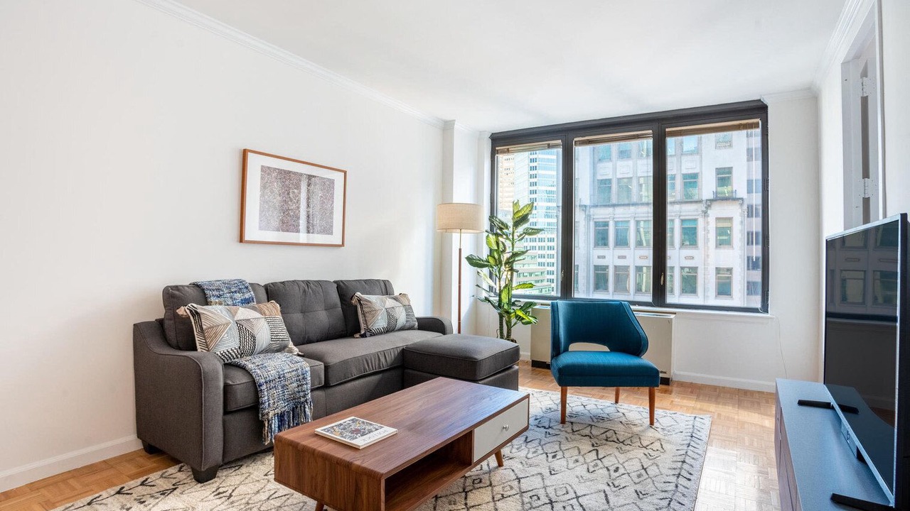 Photo of Livingroom in Sutton Place