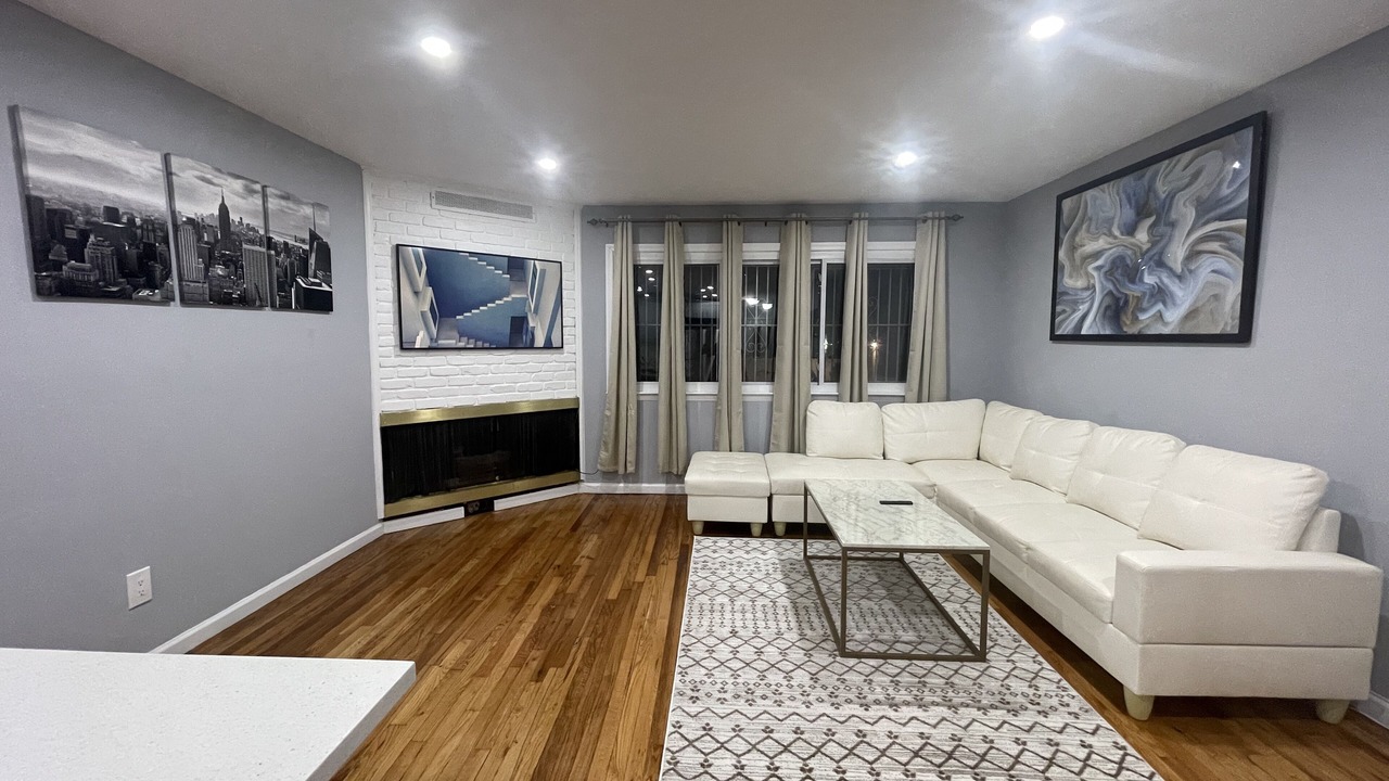 Photo of Livingroom in Queens