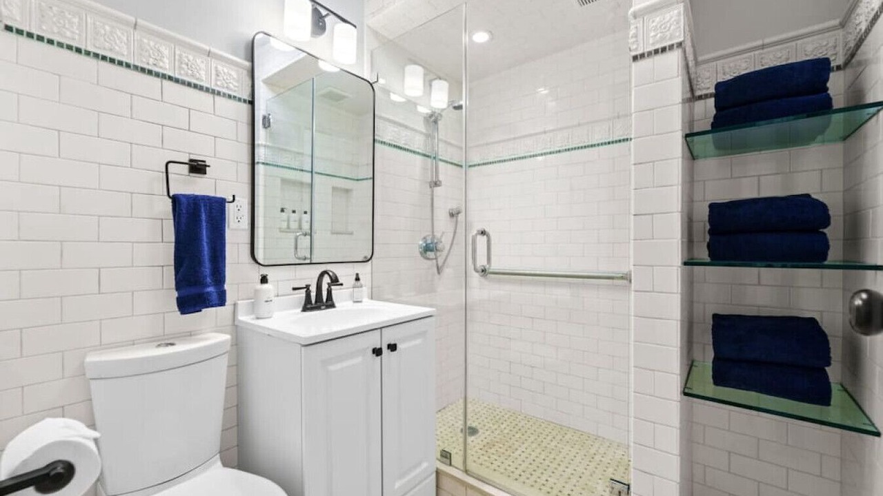 Photo of Bathroom in Central Park North