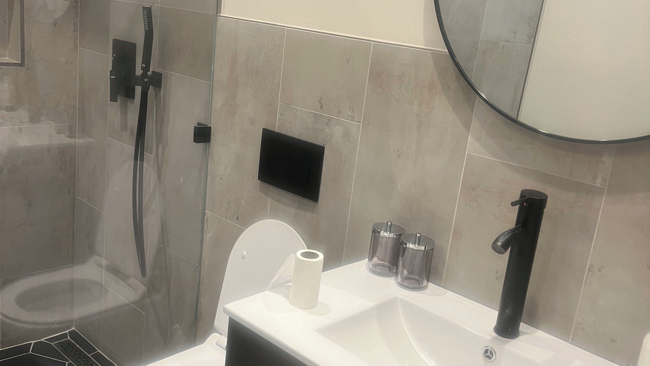 Photo of Bathroom in Bushwick