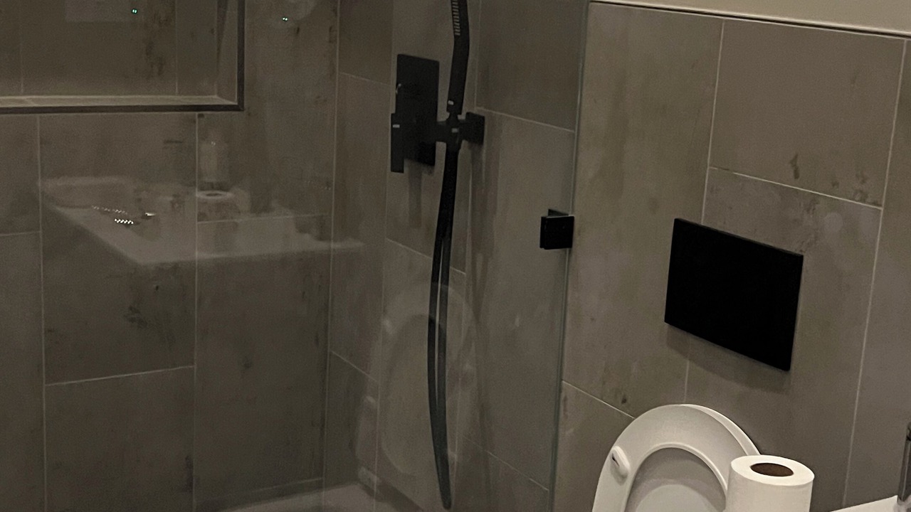 Photo of Bathroom in Bushwick