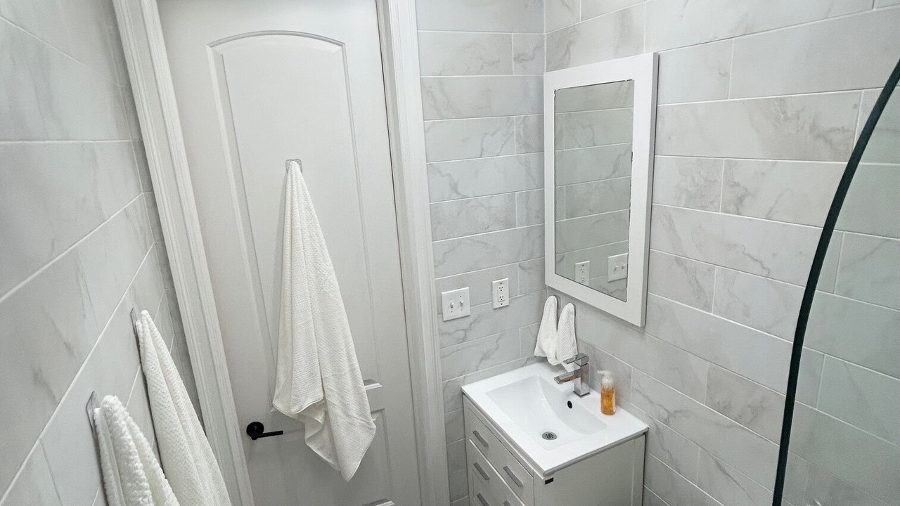 Photo of Bathroom in Bushwick
