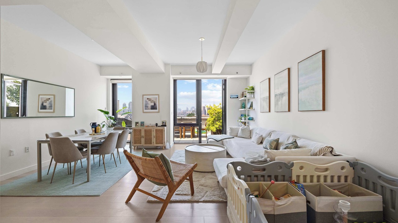 Photo of Livingroom in Greenpoint