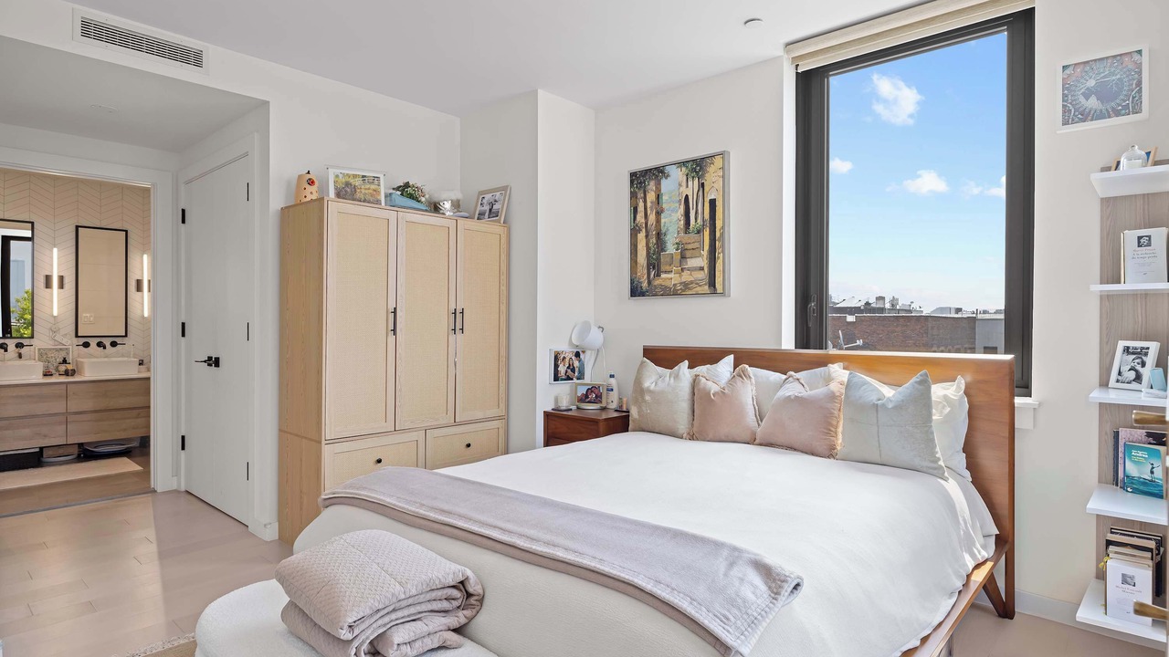 Photo of Bedroom in Greenpoint