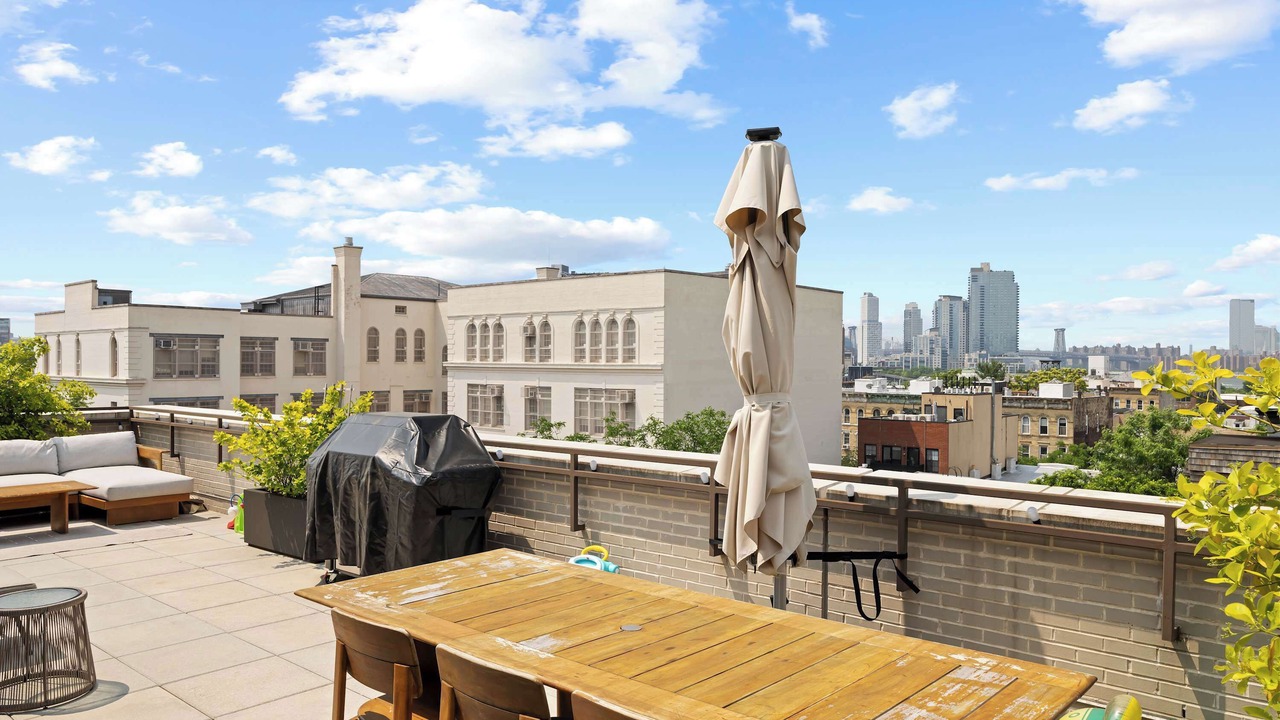 Photo of Outdoor in Greenpoint