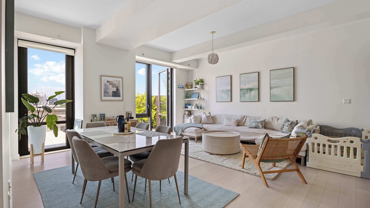 Photo of Livingroom in Greenpoint