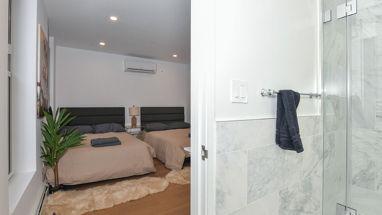 Photo of Bedroom in Turtle Bay