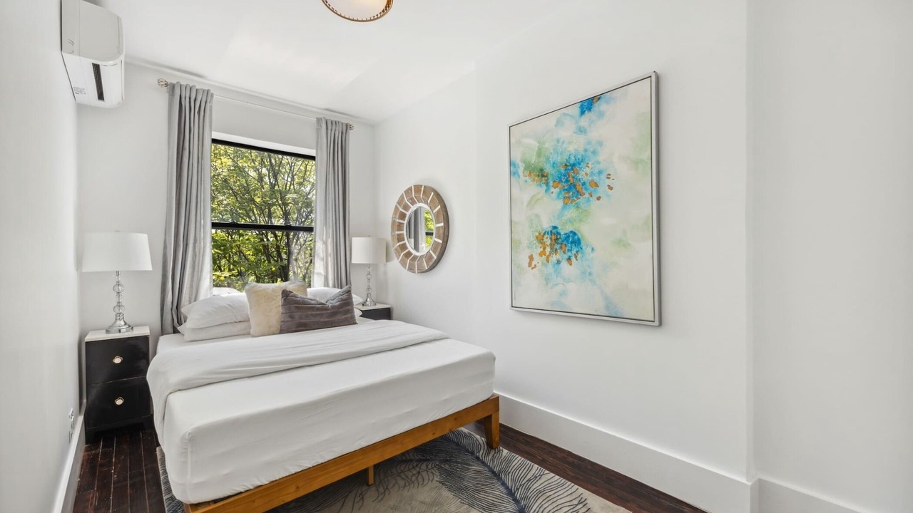 Photo of Bedroom in Hamilton Heights