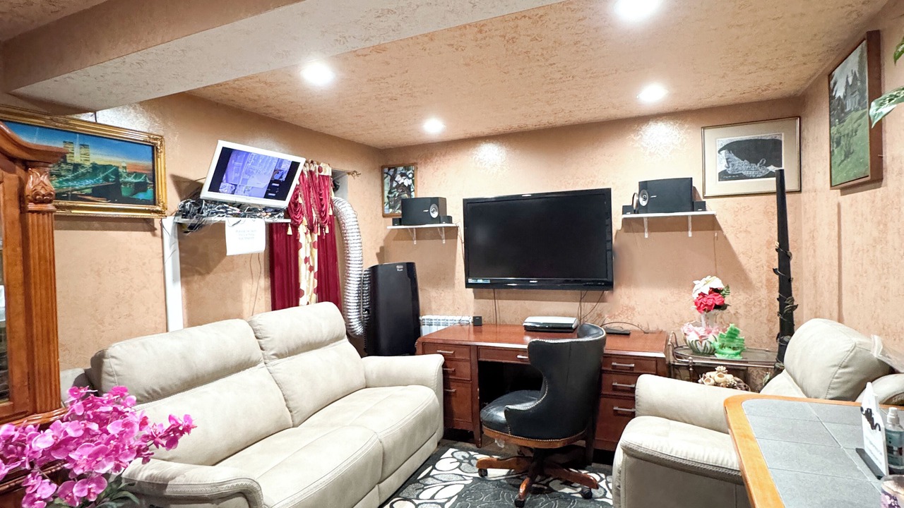 Photo of Livingroom in Queens