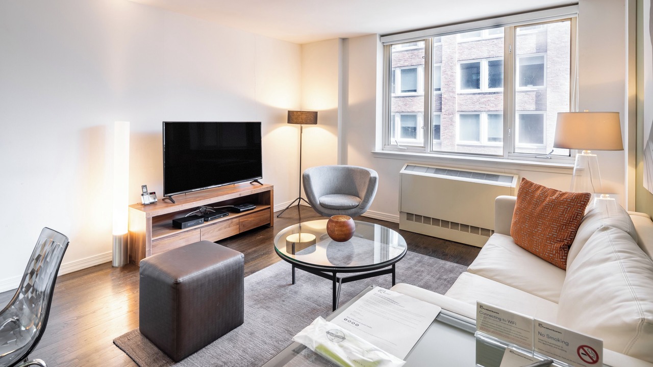 Photo of Livingroom in Sutton Place